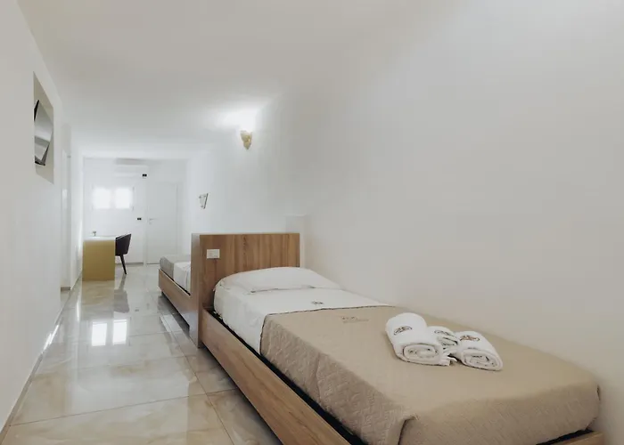 Duomo ゲストハウス 3*