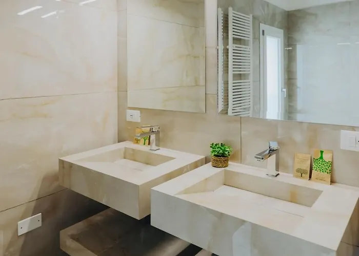 Duomo בית הארחה קומאקיו